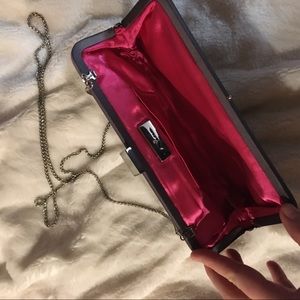 💕3/$10💕Fancy clutch handbag w/ chain strap